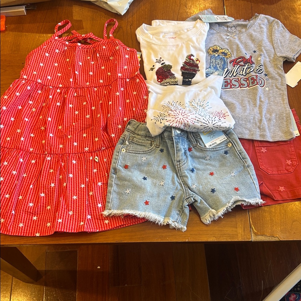 Girls Lot of 4th of July clothes NWT size small 6/7